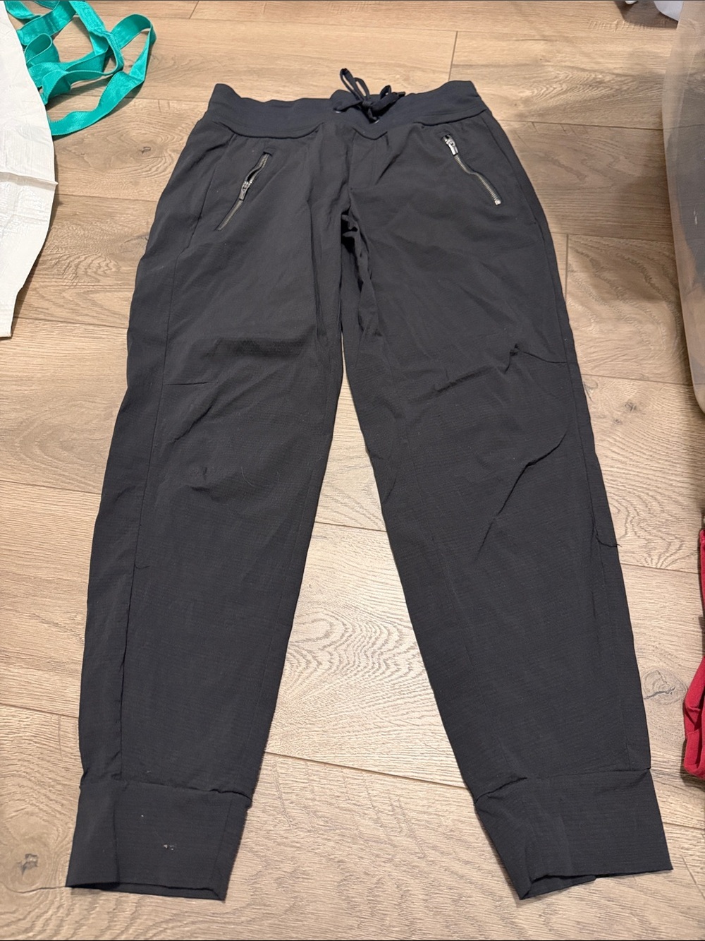 Athleta woman’s Black Jogger Pants with Zipper Pockets size 2 @@@@